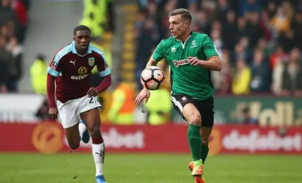 参加欧冠决赛后才上演荷兰队处子秀，马特森是95