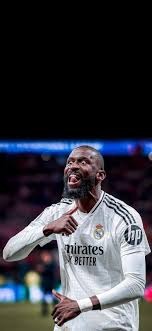 足协杯官方发布决赛纪念产品：纪念徽章38元，围巾58元