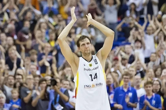 是内线防守 是内线防守